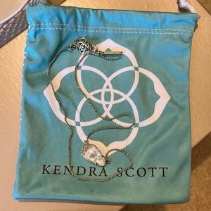 Kendra Scott Pendant necklace